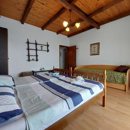 Apartments Vilim Pinezići Esterno foto