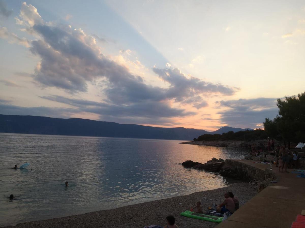 Apartments Vilim Pinezići Esterno foto