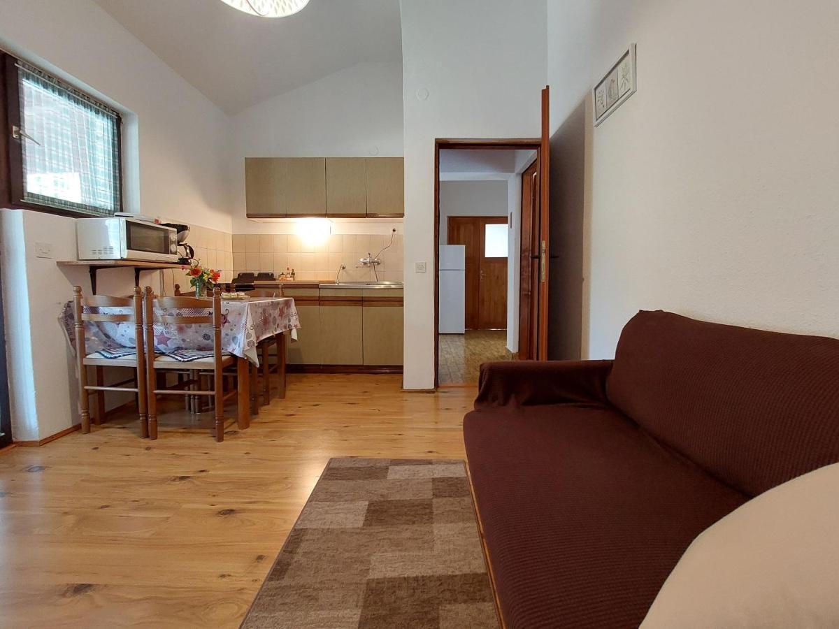 Apartments Vilim Pinezići Esterno foto