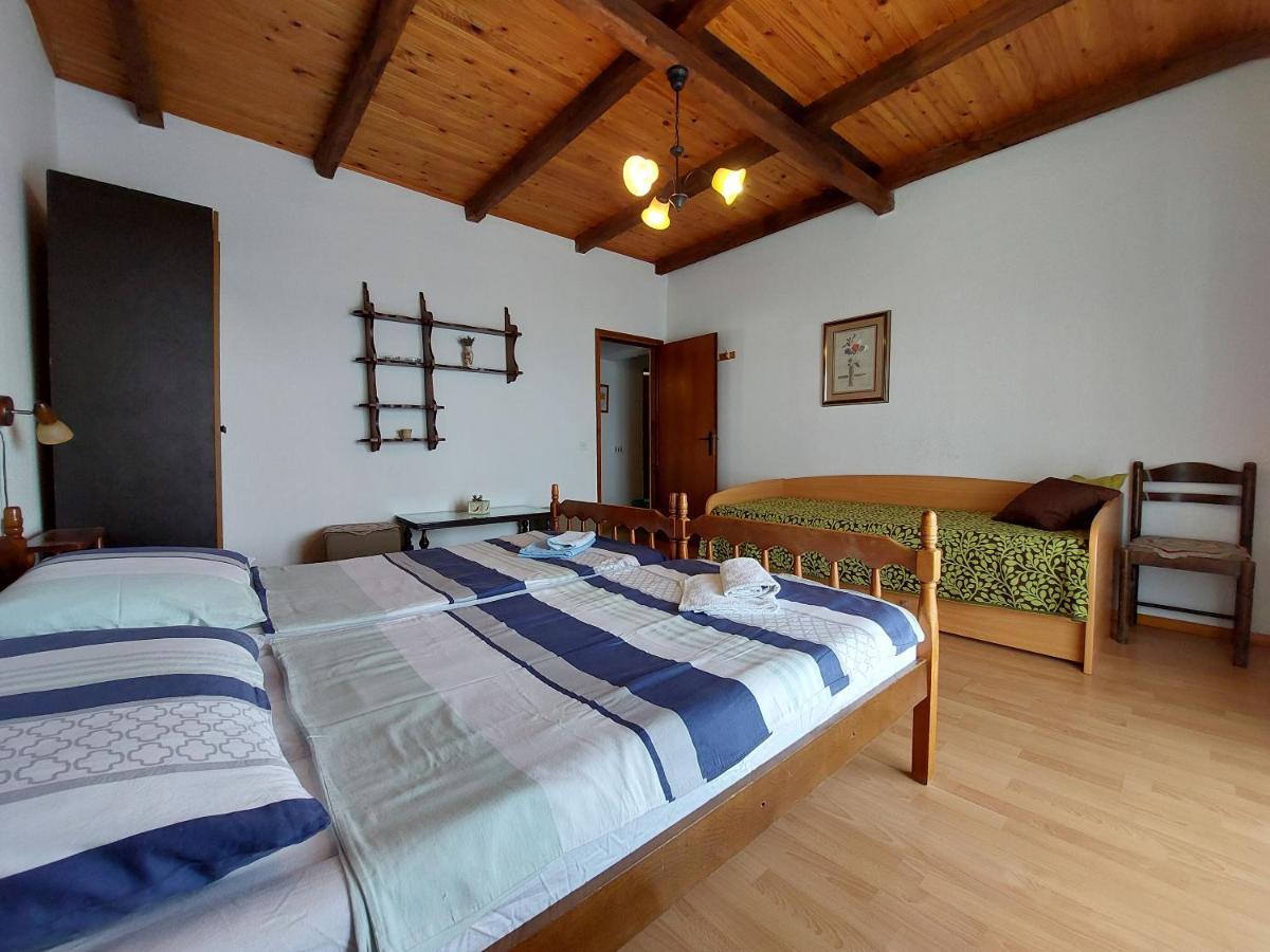 Apartments Vilim Pinezići Esterno foto