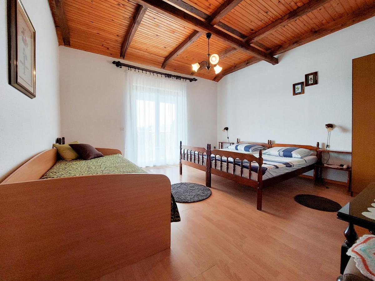 Apartments Vilim Pinezići Esterno foto