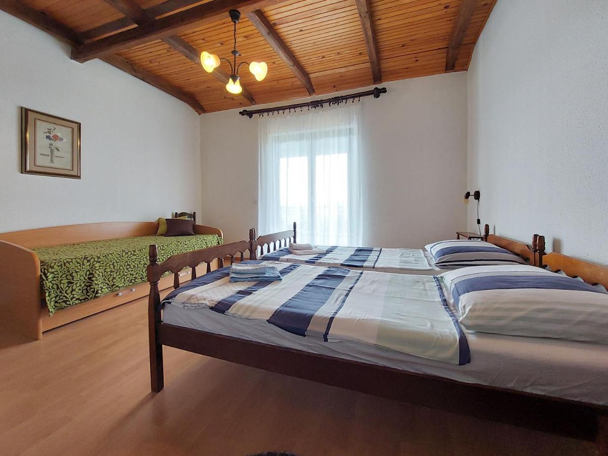 Apartments Vilim Pinezići Esterno foto