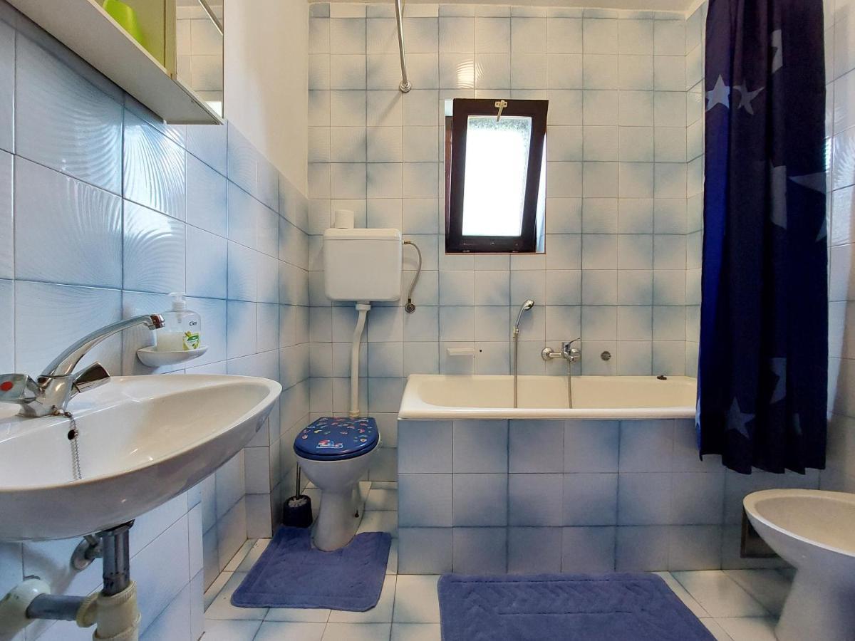 Apartments Vilim Pinezići Esterno foto